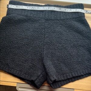 SKIMS Black Boucle Shorts L/XL